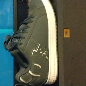 Size 11 DC men's shoes